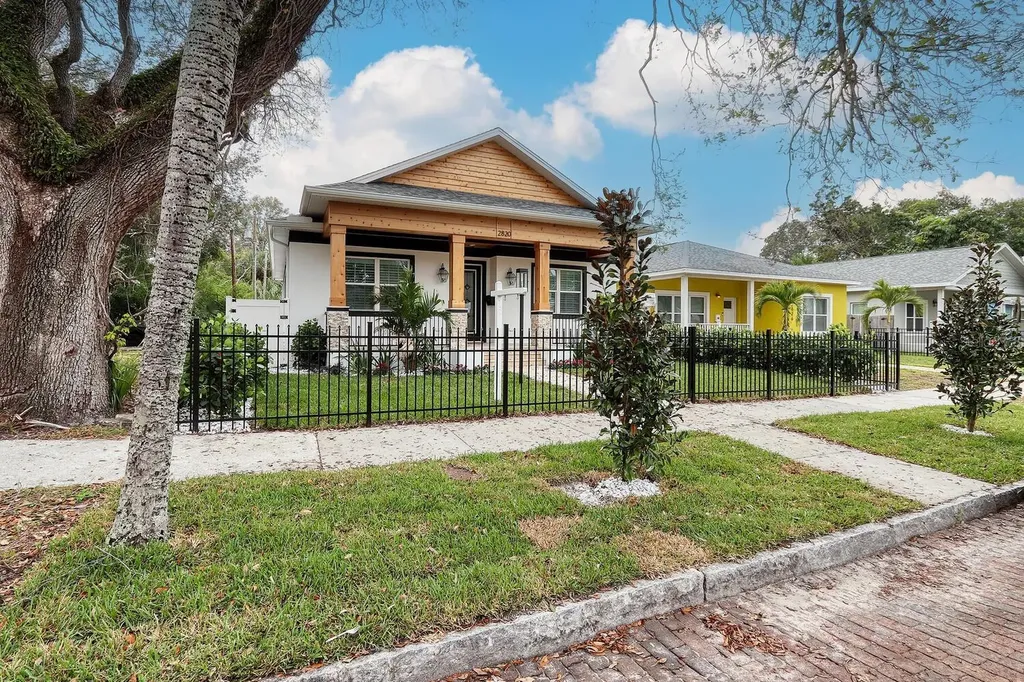 2820 4th Avenue S St Petersburg FL 33712