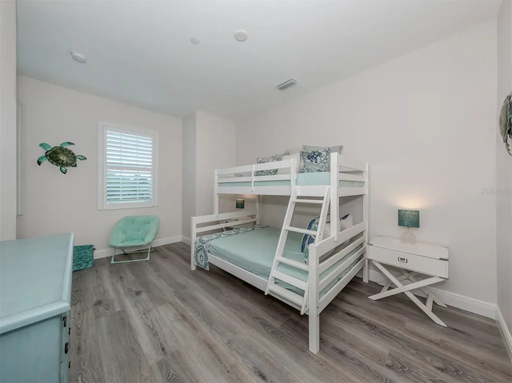 922 E Venice Avenue Venice FL 34285