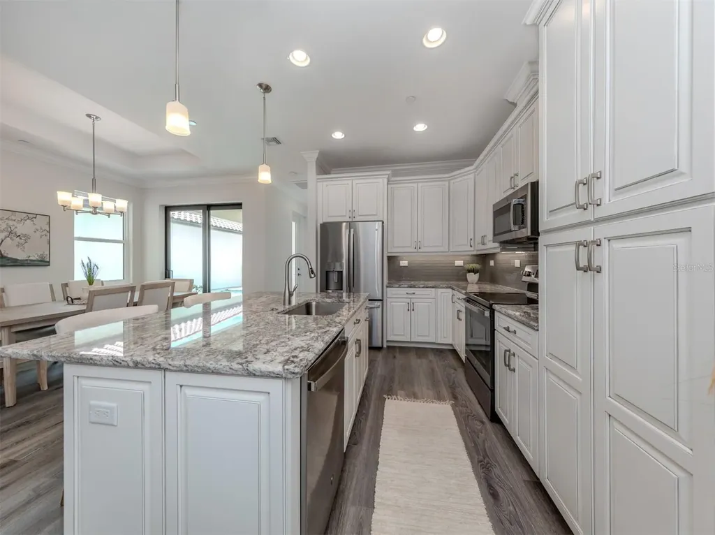 922 E Venice Avenue Venice FL 34285
