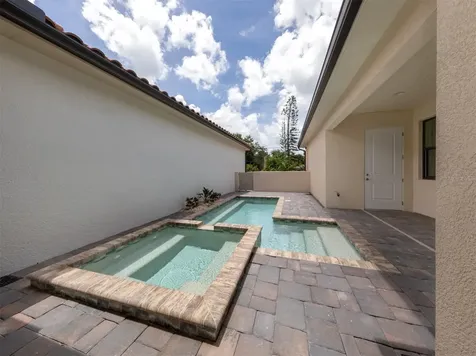922 E Venice Avenue Venice FL 34285