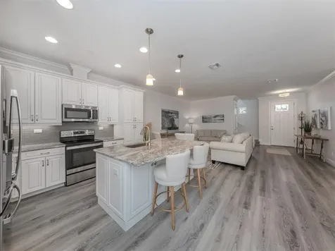 922 E Venice Avenue Venice FL 34285