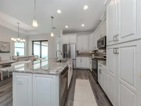922 E Venice Avenue Venice FL 34285