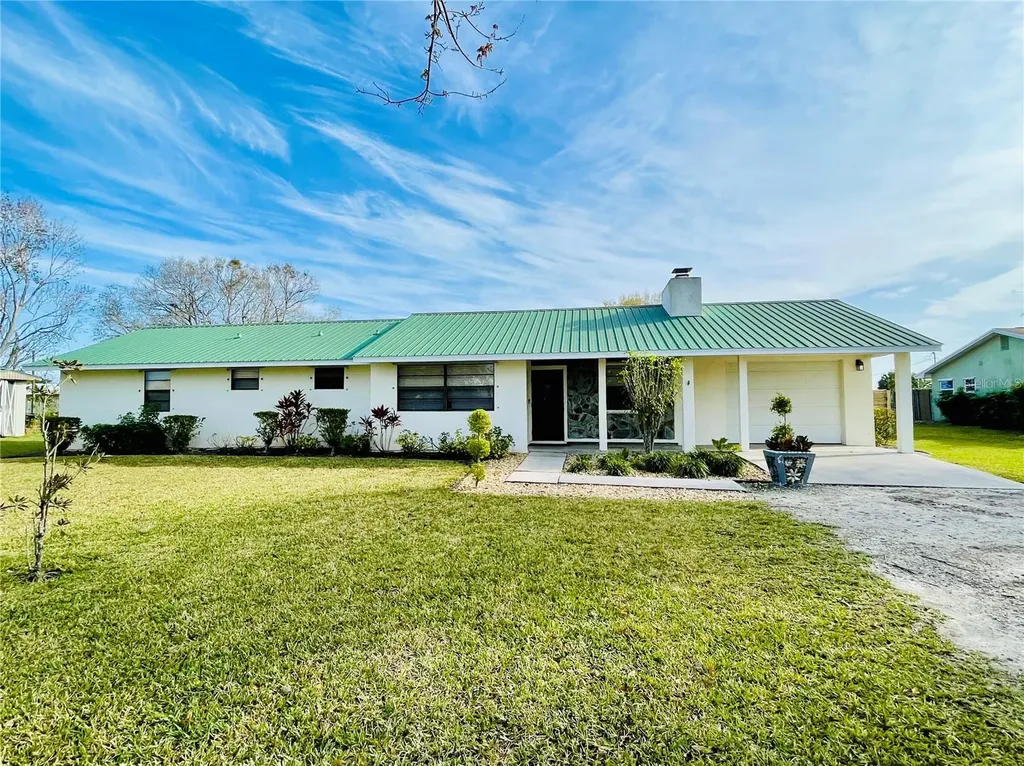 720 SW 85th Avenue Okeechobee FL 34974