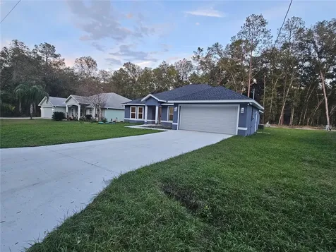 11 Sequoia Loop Trace Ocklawaha FL 32179