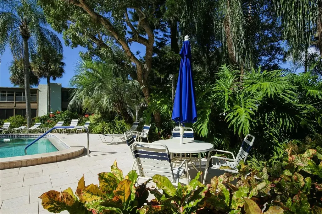 445 Palm Tree Drive Bradenton FL 34210