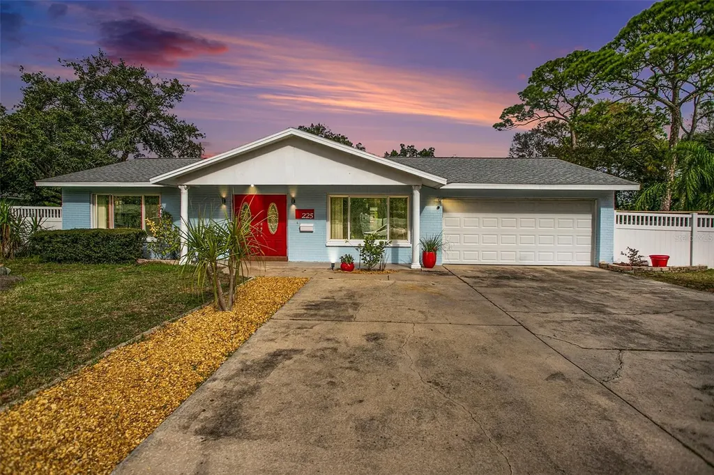 225 81st Avenue NE St Petersburg FL 33702