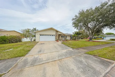 8901 St Andrews Drive Seminole FL 33777