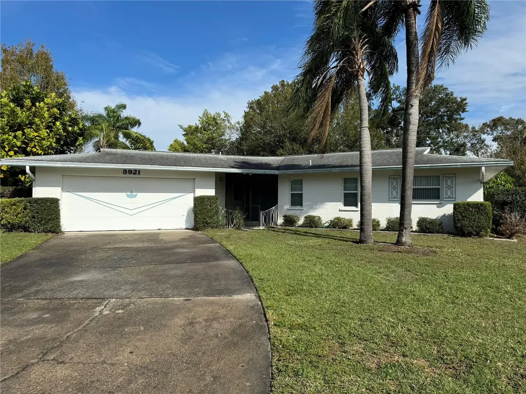 3921 Pin Oaks Street Sarasota FL 34232