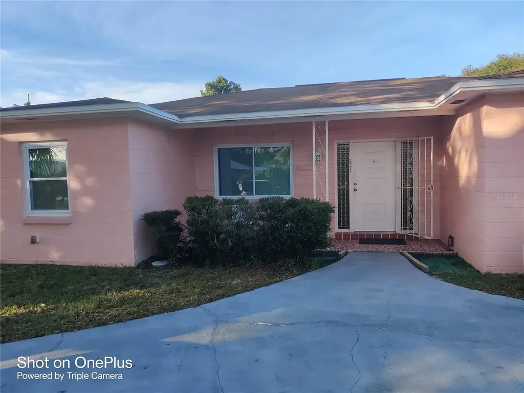2911 W Woodlawn Avenue Tampa FL 33607