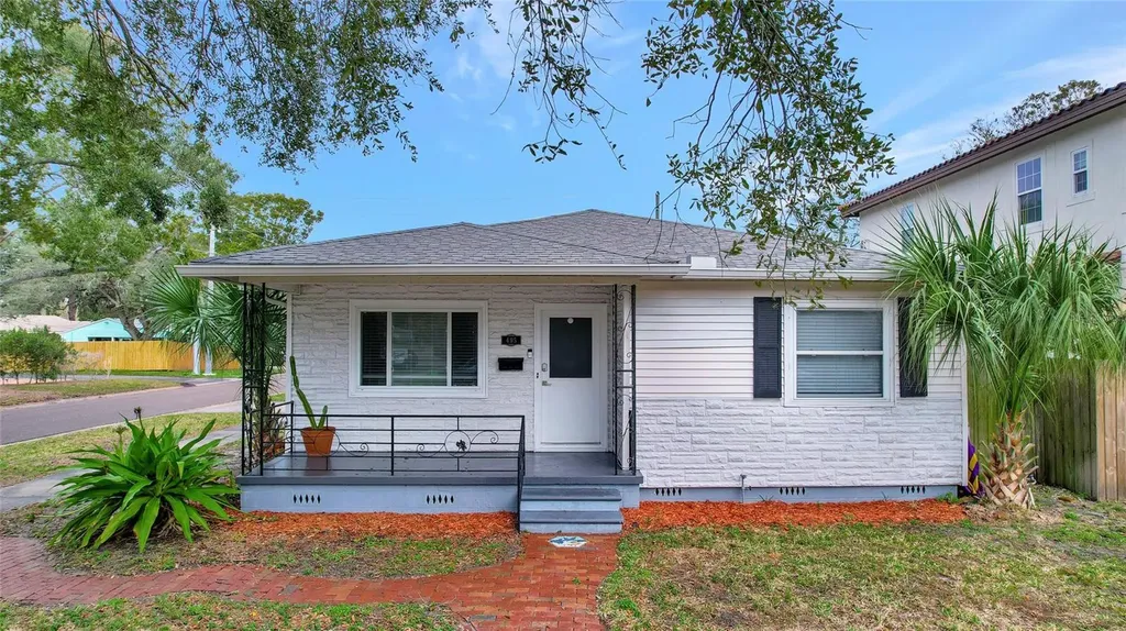 495 35th Avenue N St Petersburg FL 33704