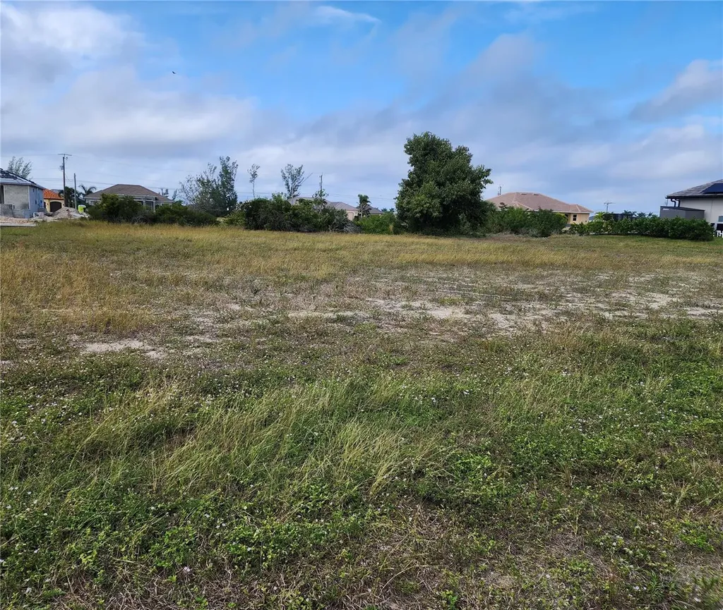 718 NW 38th Place Cape Coral FL 33993