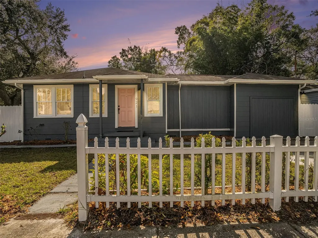 921 E Bougainvillea Avenue Tampa FL 33612