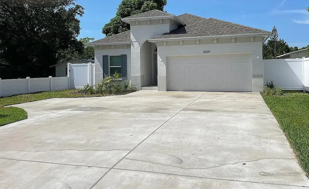 3029 54th Avenue N St Petersburg FL 33714