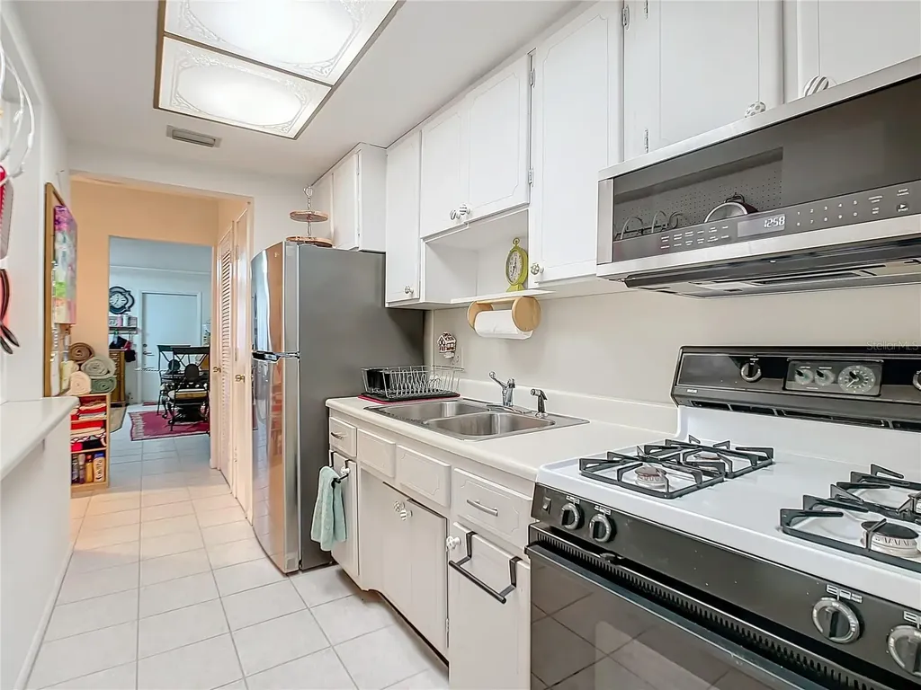 6015 19th Street N St Petersburg FL 33714