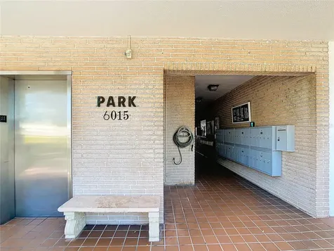 6015 19th Street N St Petersburg FL 33714