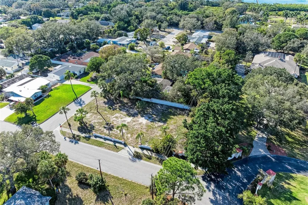 210 77th Street NW Bradenton FL 34209