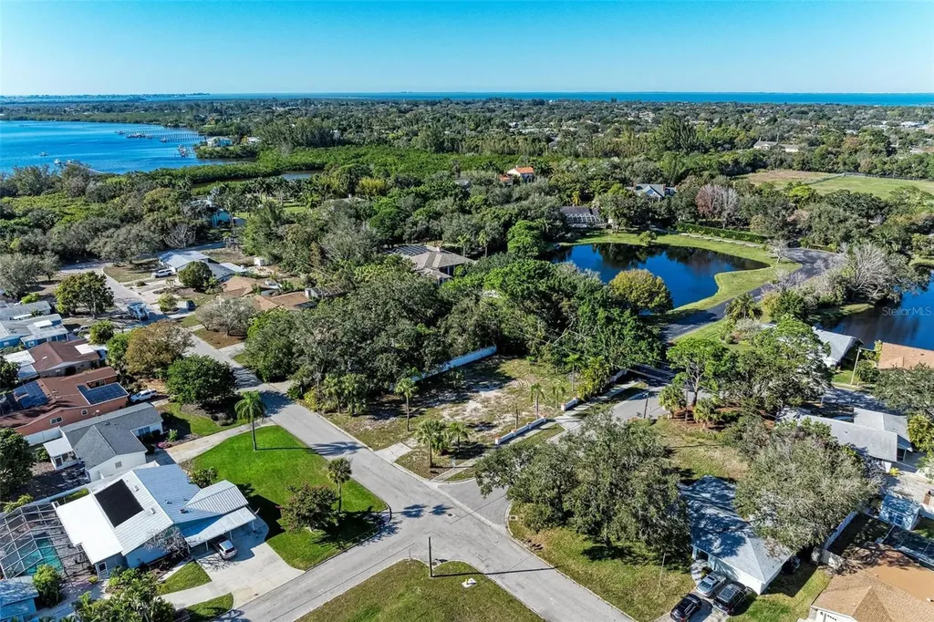 210 77th Street NW Bradenton FL 34209