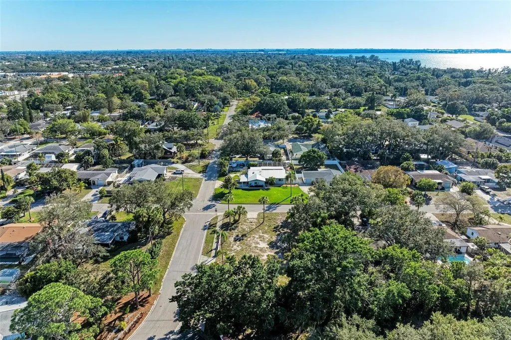 210 77th Street NW Bradenton FL 34209