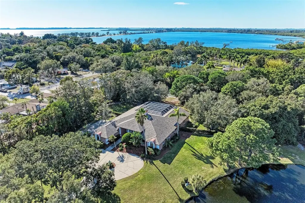 210 77th Street NW Bradenton FL 34209