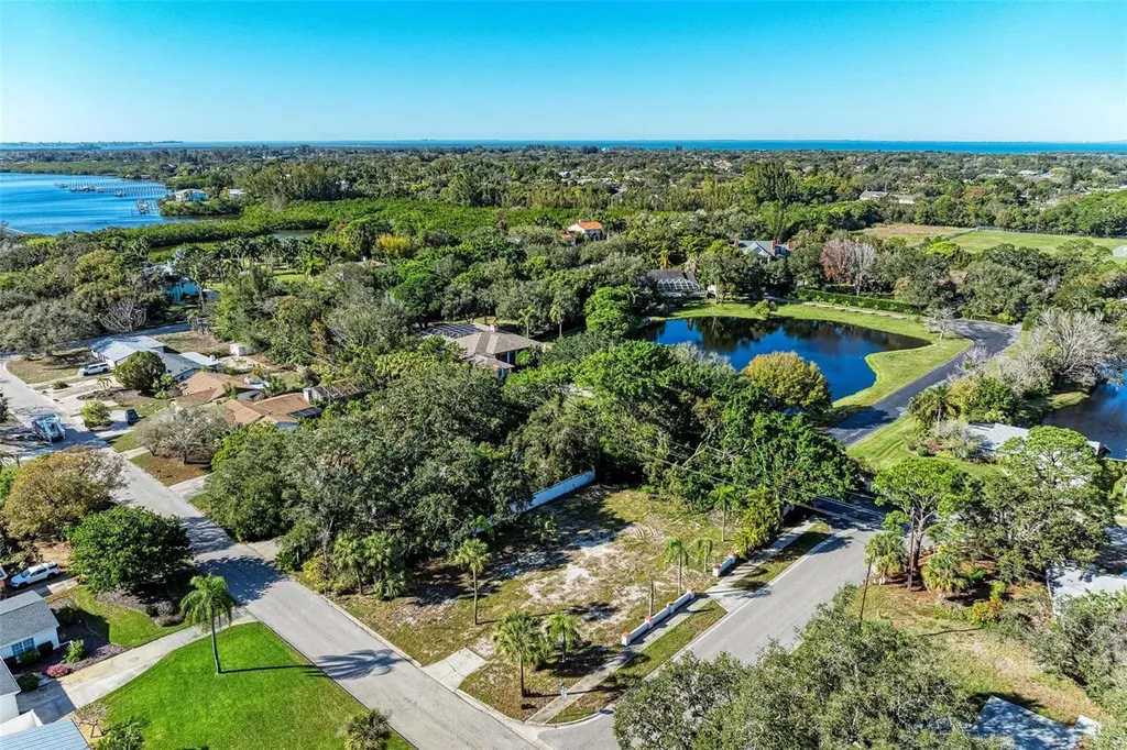 210 77th Street NW Bradenton FL 34209