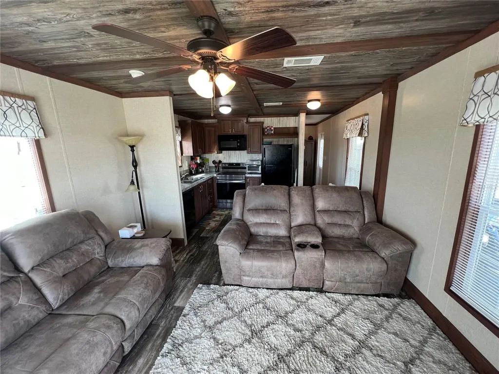 5143 Northshore Drive Polk City FL 33868