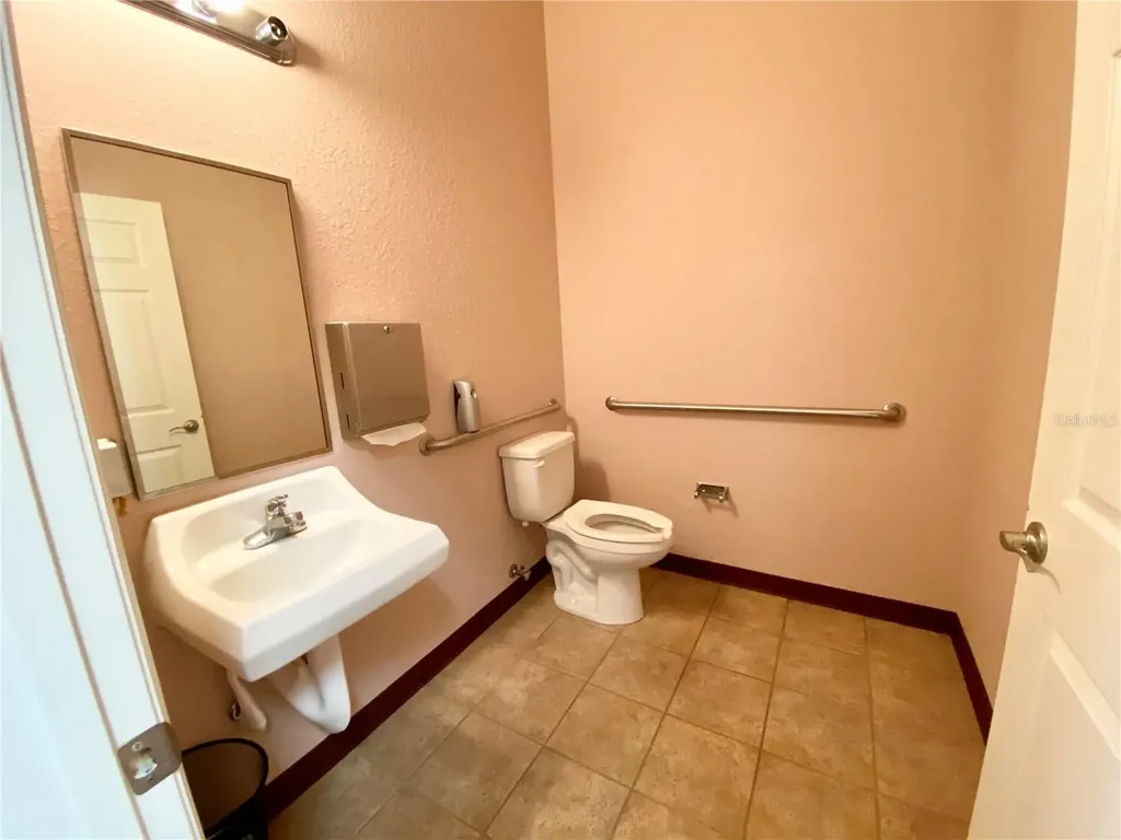 929 Us 27/441 Lady Lake FL 32159