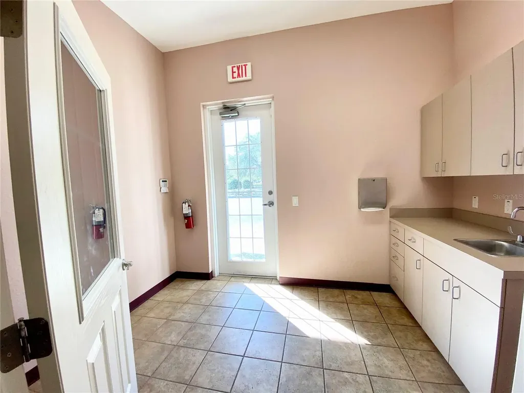 929 Us 27/441 Lady Lake FL 32159