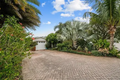 5715 4th Avenue N St Petersburg FL 33710