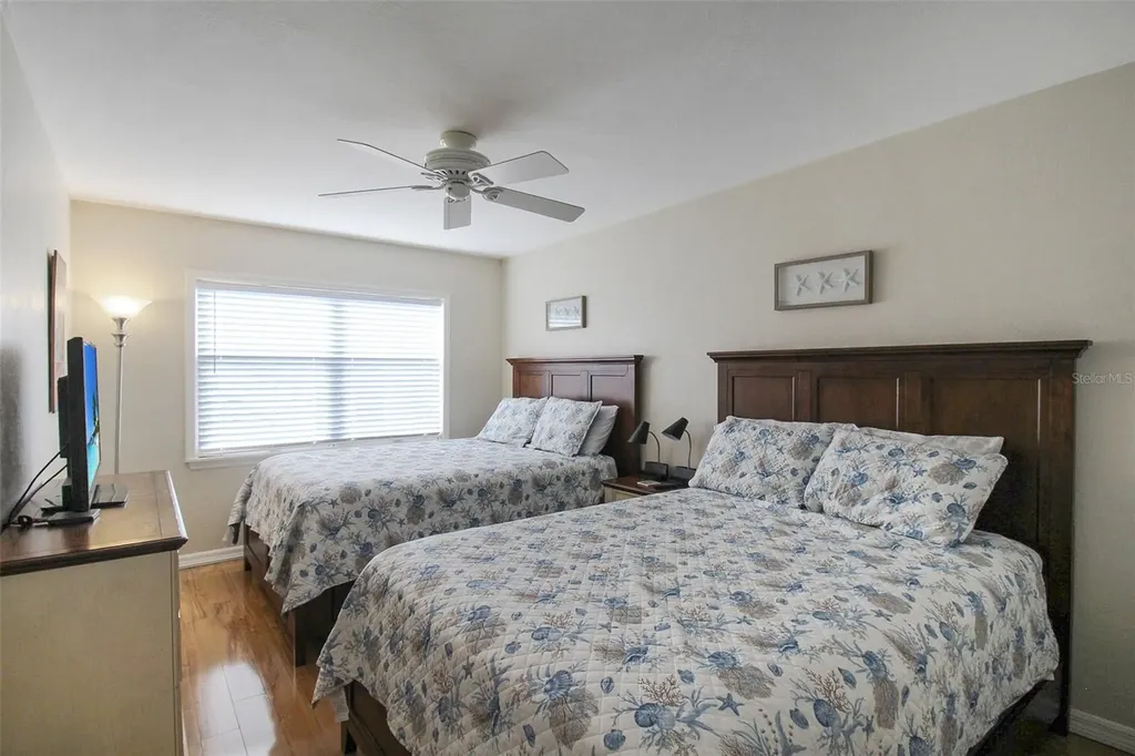 1364 Siesta Bayside Drive Sarasota FL 34242