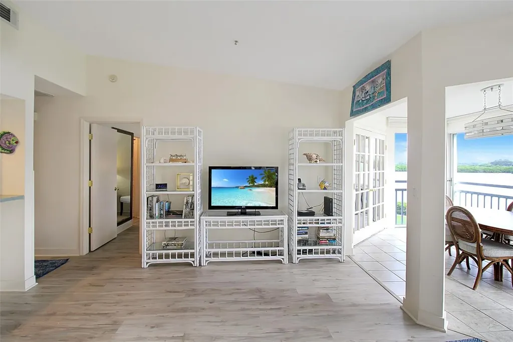 1382 Siesta Bayside Drive Sarasota FL 34242