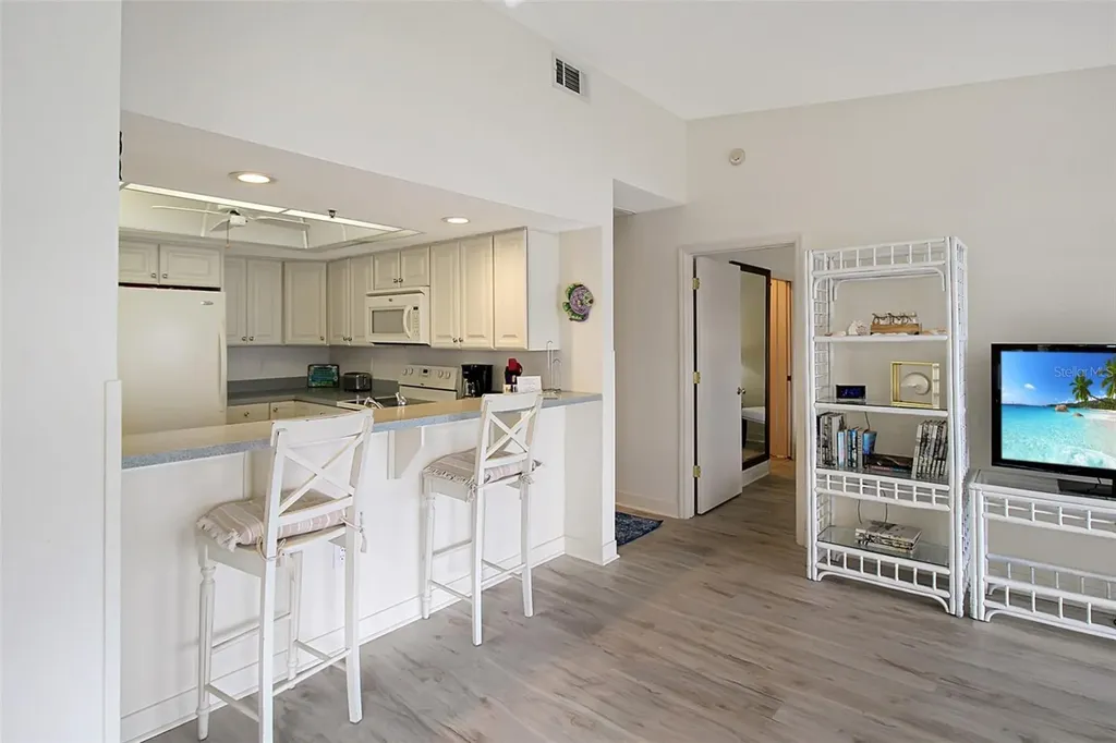 1382 Siesta Bayside Drive Sarasota FL 34242