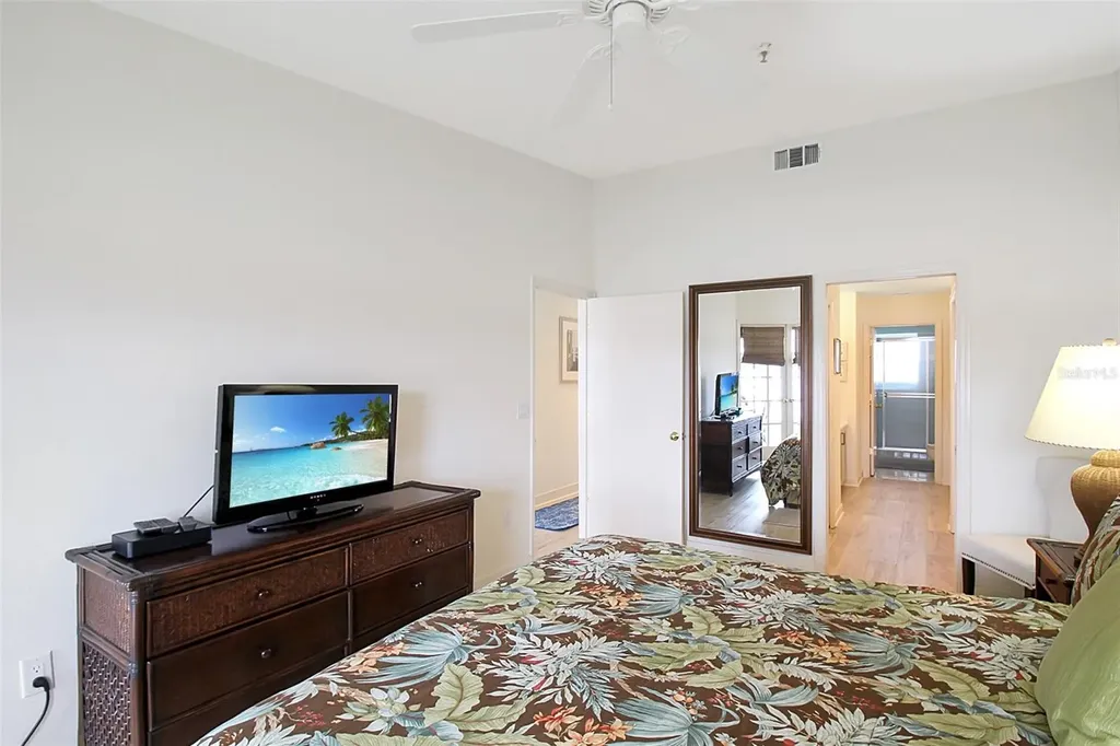 1382 Siesta Bayside Drive Sarasota FL 34242