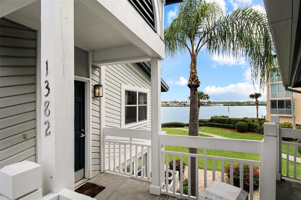 1382 Siesta Bayside Drive Sarasota FL 34242