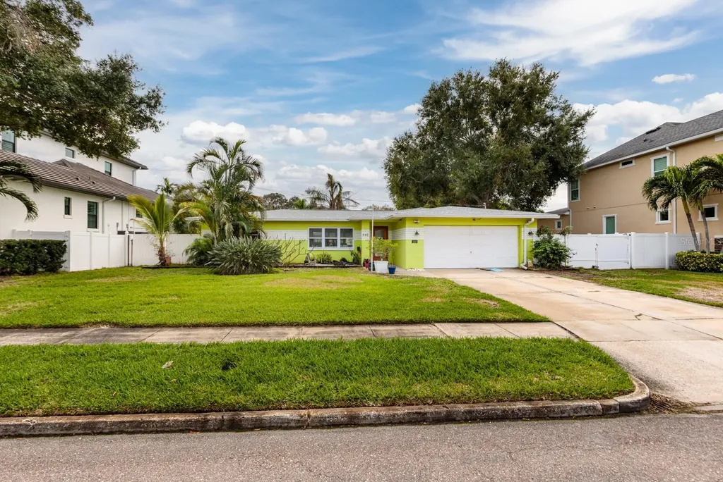 440 Capri Way NE St Petersburg FL 33704