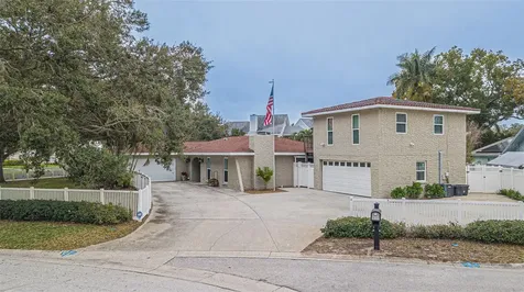 13478 98th Avenue Seminole FL 33776