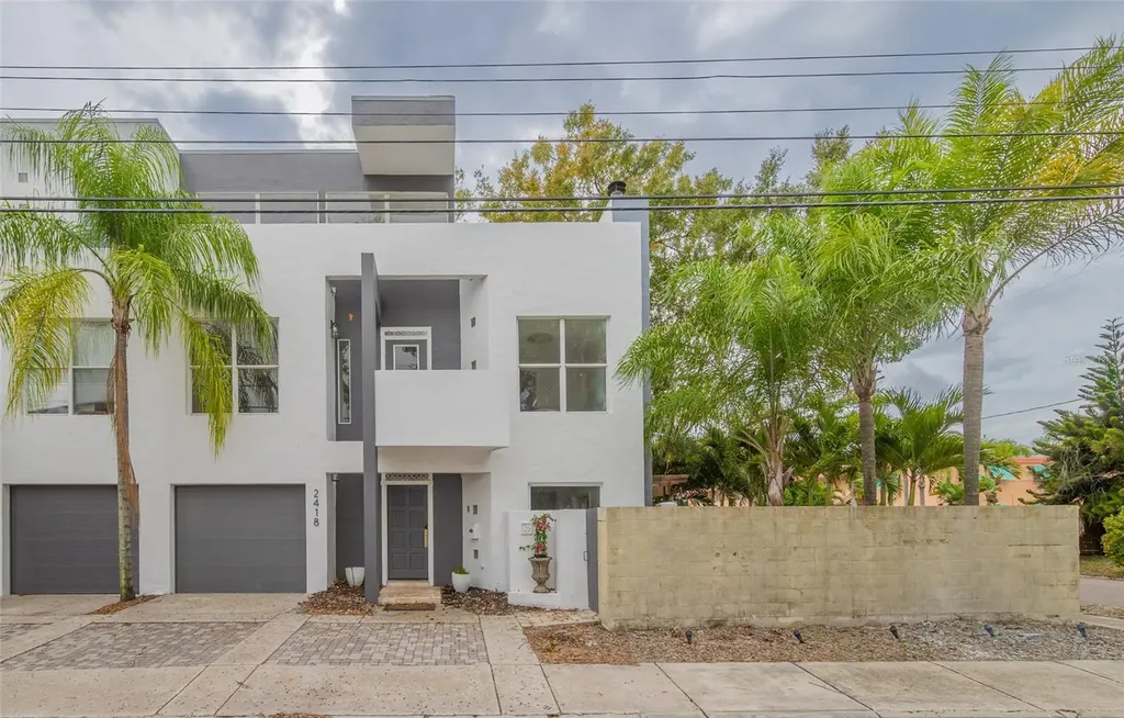 2418 W Stroud Avenue Tampa FL 33629