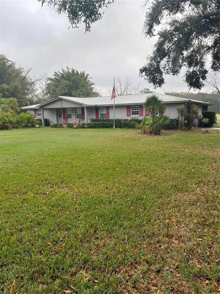 215 N Webb Road Plant City FL 33566