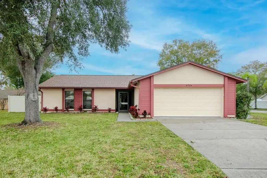 6706 Paradise Bay Way Tampa FL 33615