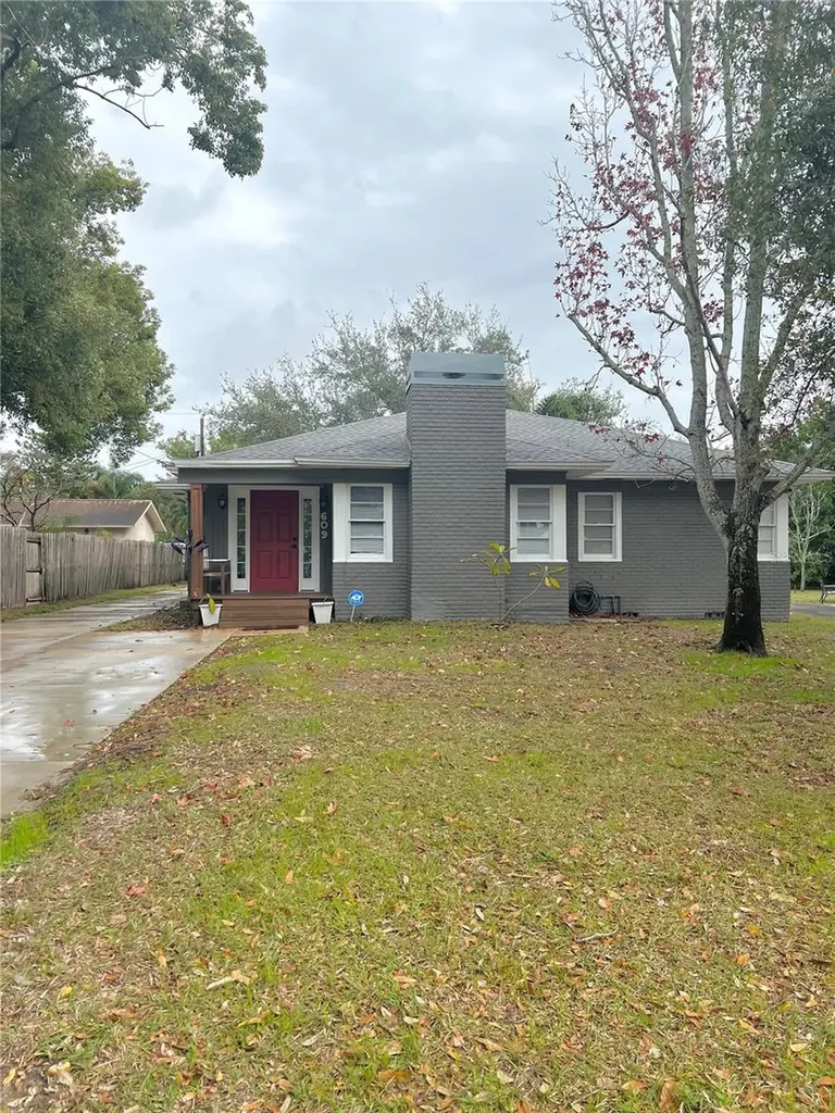 609 Skyview Avenue Clearwater FL 33756