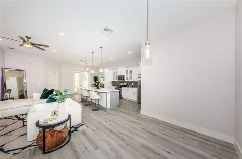 1537 42nd Street S St Petersburg FL 33711