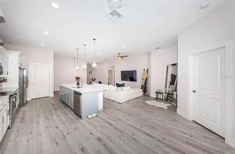 1537 42nd Street S St Petersburg FL 33711
