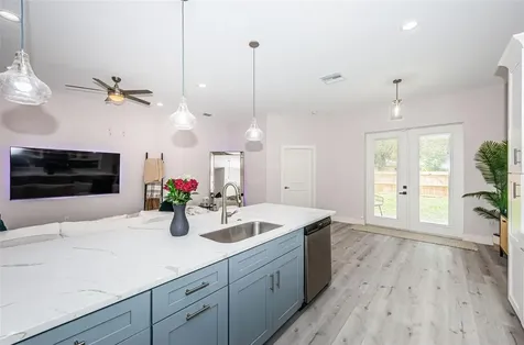 1537 42nd Street S St Petersburg FL 33711