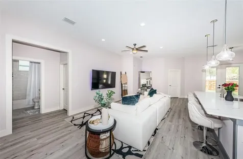 1537 42nd Street S St Petersburg FL 33711