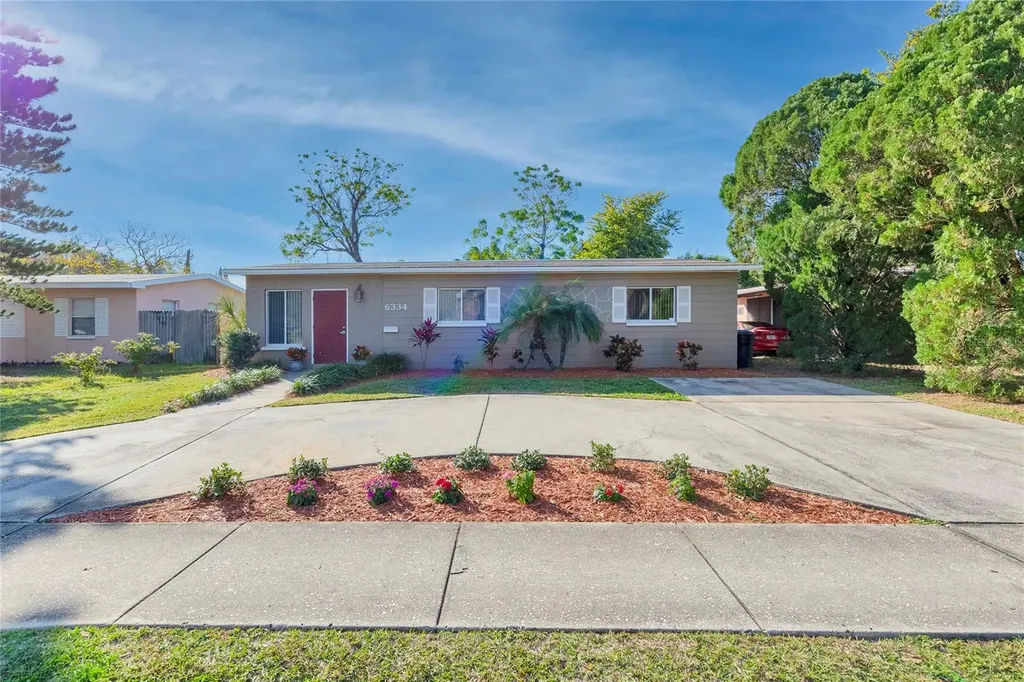 6334 38th Avenue N St Petersburg FL 33710