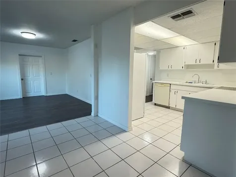 4928 Cresthill Drive Tampa FL 33615