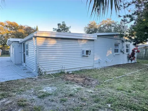 4928 Cresthill Drive Tampa FL 33615