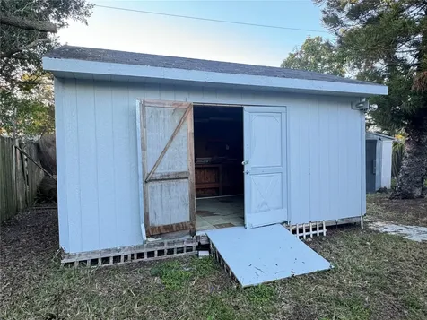 4928 Cresthill Drive Tampa FL 33615