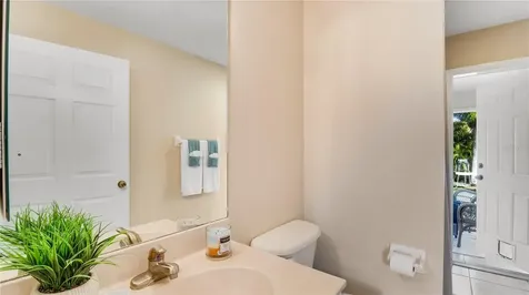 2913 SW 8th Place Cape Coral FL 33914