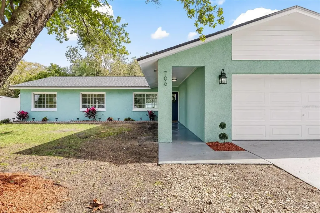 706 Breezy Drive Brandon FL 33511