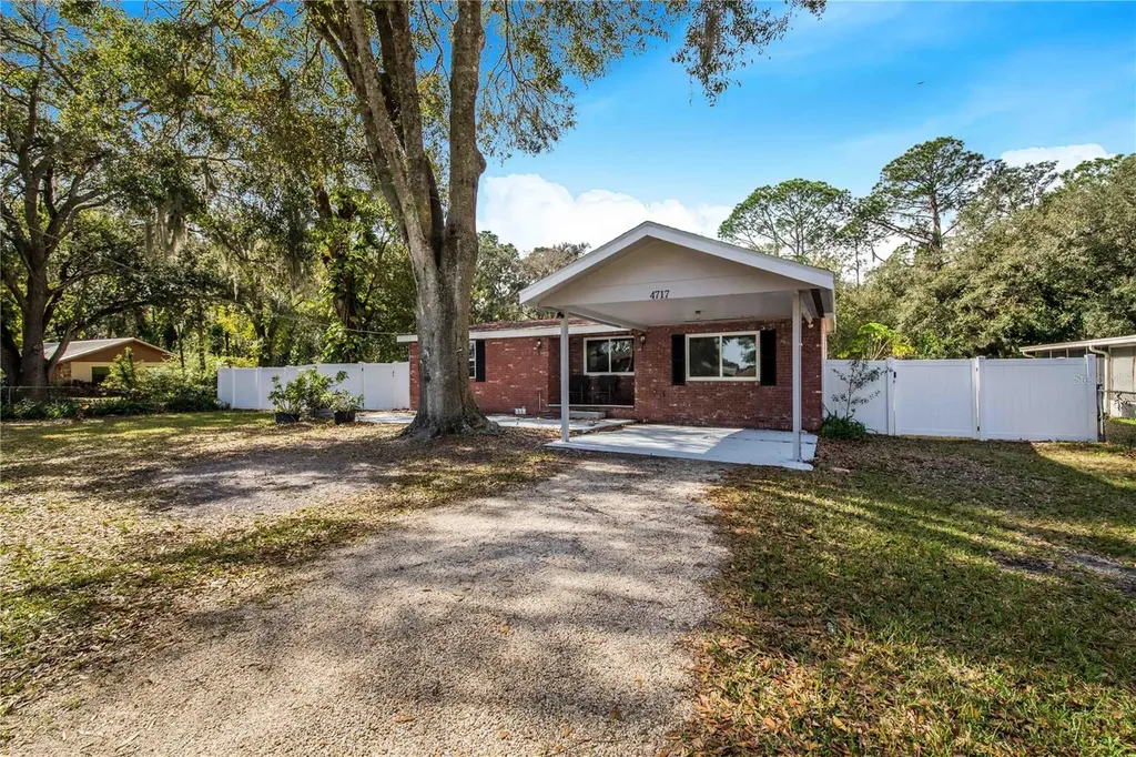 4717 Bird Road Plant City FL 33567